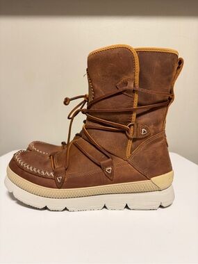 Manitobah Footwear Pacific Half Winter Boot Oak / Chene Women’s US 10 EU 41